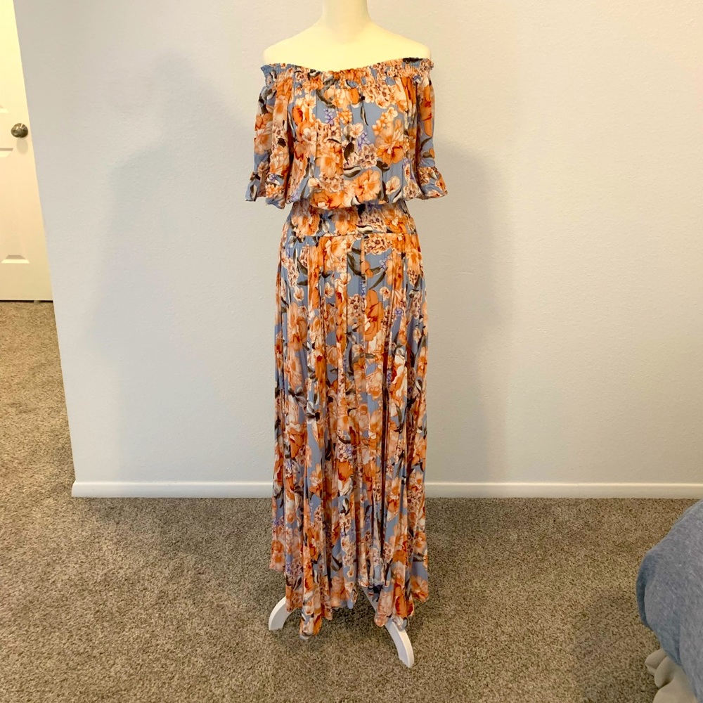 Leah Maxi Dress in Peach Floral